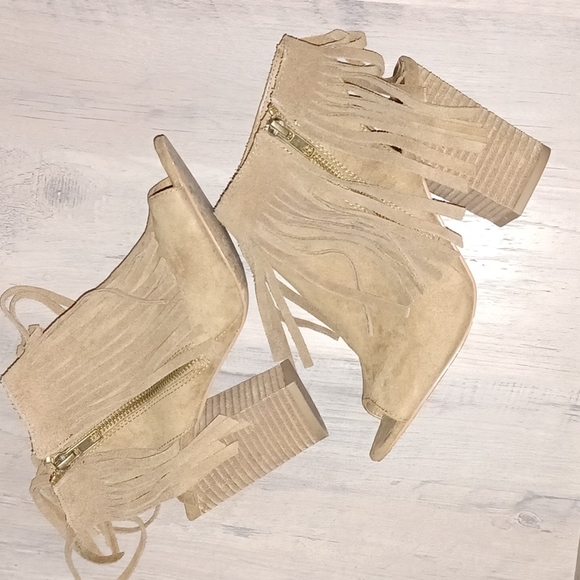 Carlos Santana Jasper Fringe Booties - Picture 8 of 8